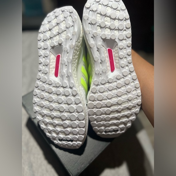 NIB Adidas ultra boost women’s size 9 - Picture 5 of 5